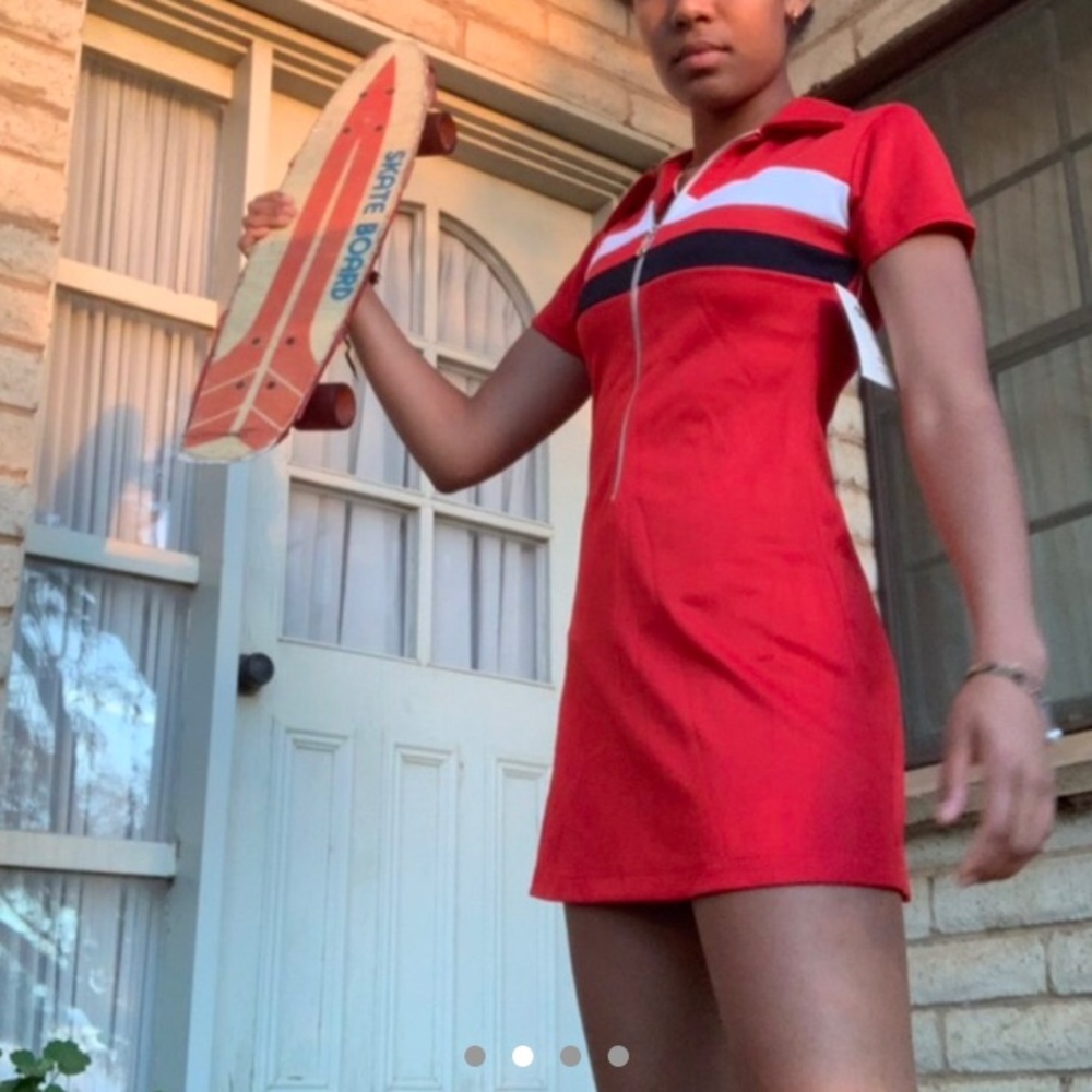 SPORTY ZIP UP DRESS 🎳 - Picture 2 of 4